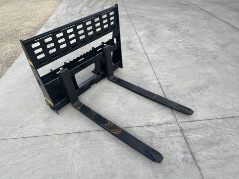 Stinger Tractor Class 2 Pallet Forks Attachment (PF2SB)